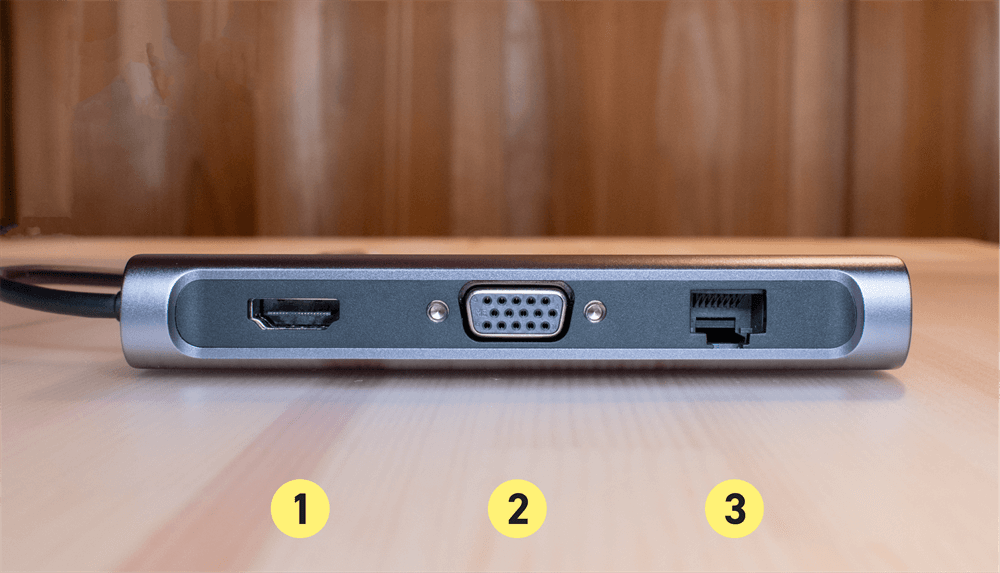 UGREEN USB-Cハブ 10in1の背面ポート